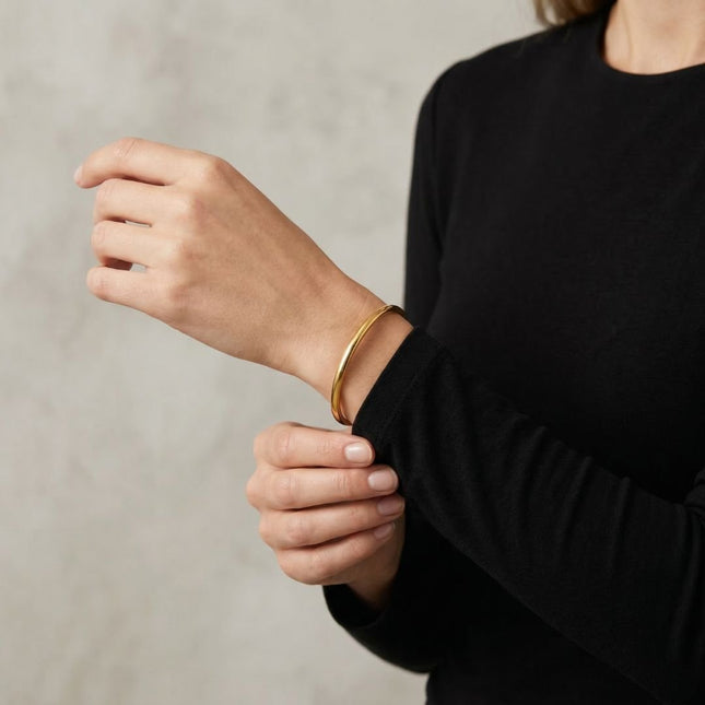Avira Classic Bracelet - Foundation Gift