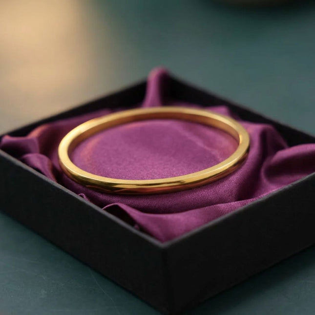 Avira Classic Bracelet - Foundation Gift